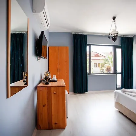Zephyros Hotel 3*