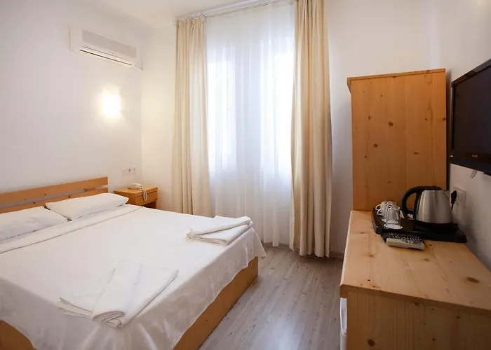 Отель Zephyros 3*